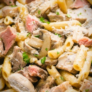 Mì Ống Bò Sốt Kem Nấm Truffle - Beef Penne with truffle cream sauce