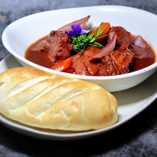 Bò Nấu Chậm Sốt Vang Đỏ -Slow-cooked beef with red wine sauce 