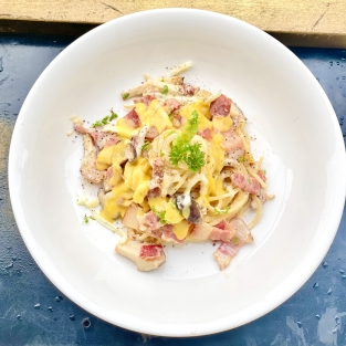 Mì Ý Hun Khói Trứng Muối 