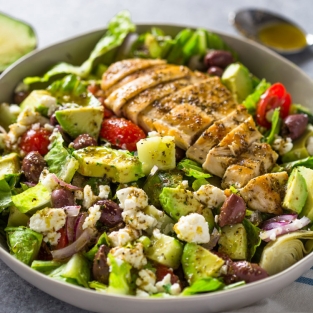 Chicken Avocado Salad - Salad Bơ Gà Nướng